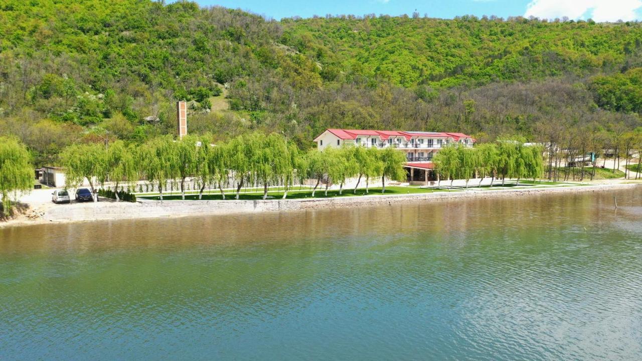 Vega Resort Restaurant & Lodge Orşova Екстериор снимка