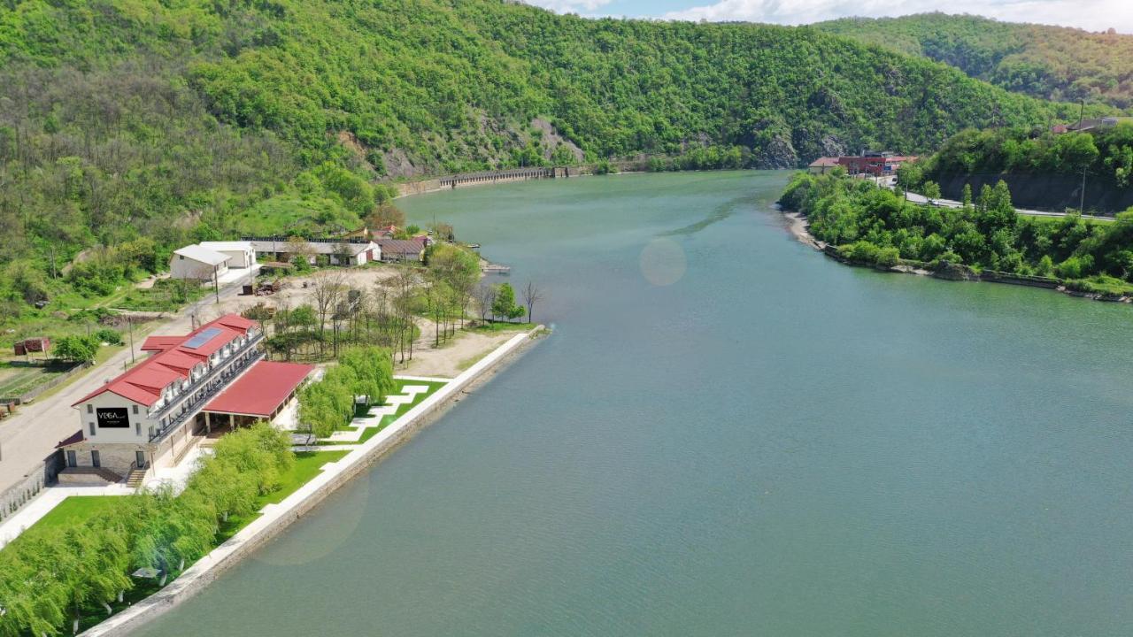 Vega Resort Restaurant & Lodge Orşova Екстериор снимка