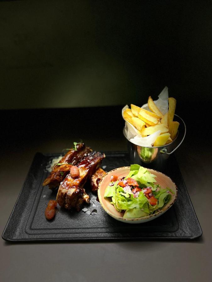 Vega Resort Restaurant & Lodge Orşova Екстериор снимка