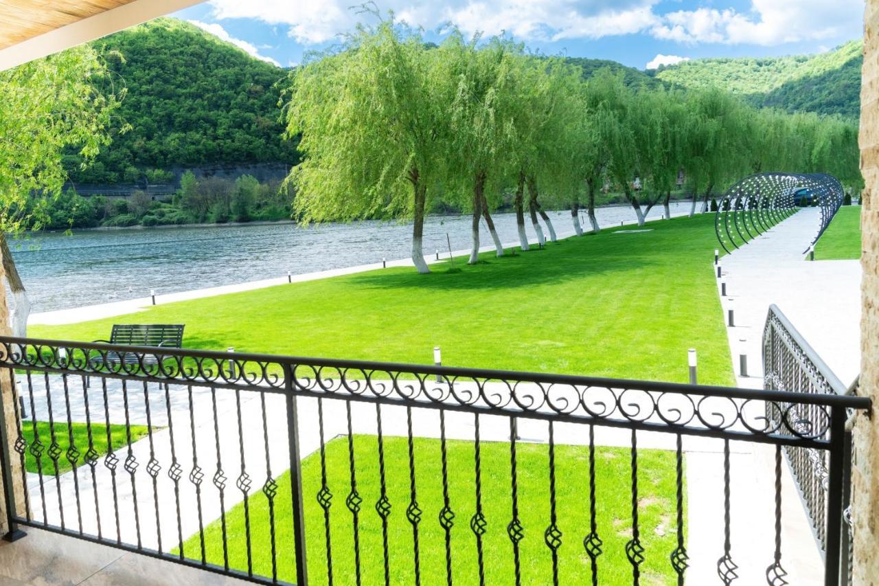 Vega Resort Restaurant & Lodge Orşova Екстериор снимка