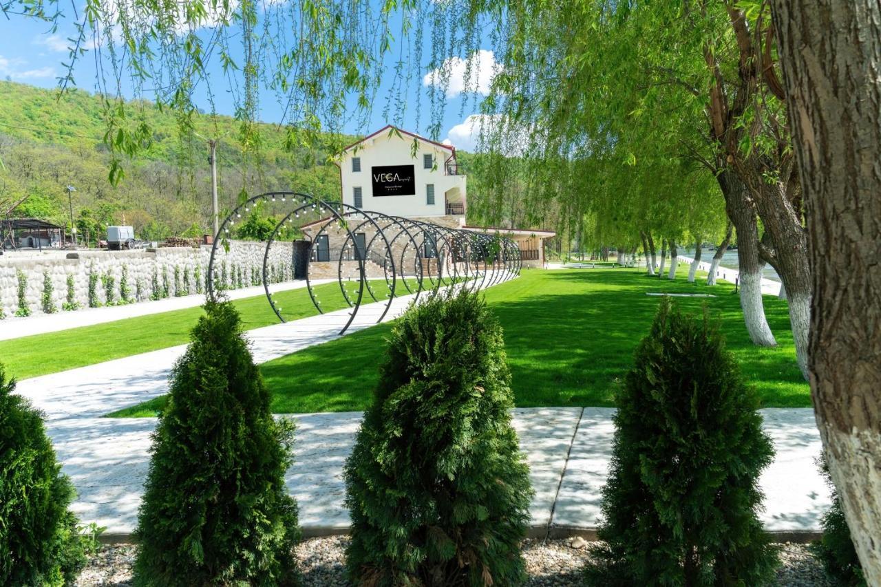Vega Resort Restaurant & Lodge Orşova Екстериор снимка