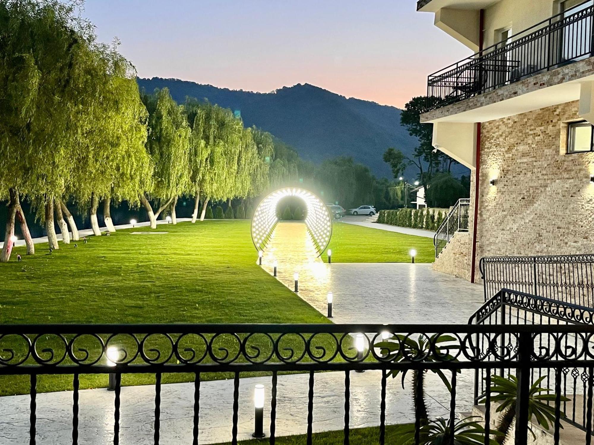 Vega Resort Restaurant & Lodge Orşova Екстериор снимка