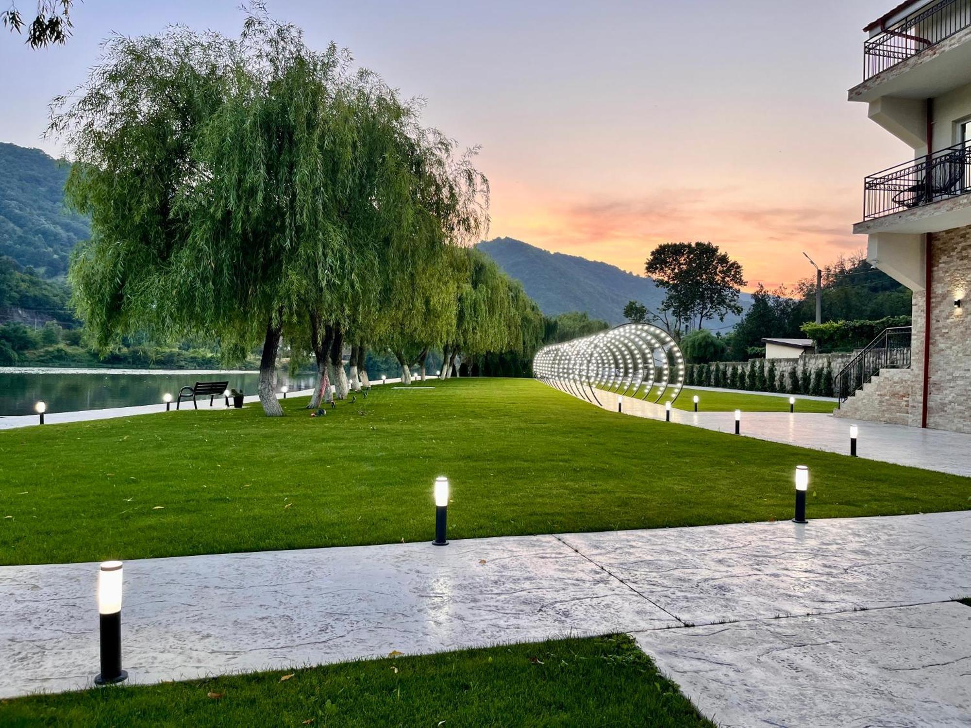 Vega Resort Restaurant & Lodge Orşova Екстериор снимка