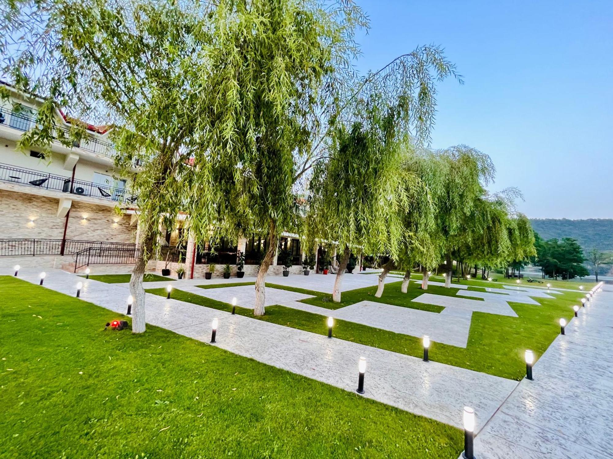 Vega Resort Restaurant & Lodge Orşova Екстериор снимка