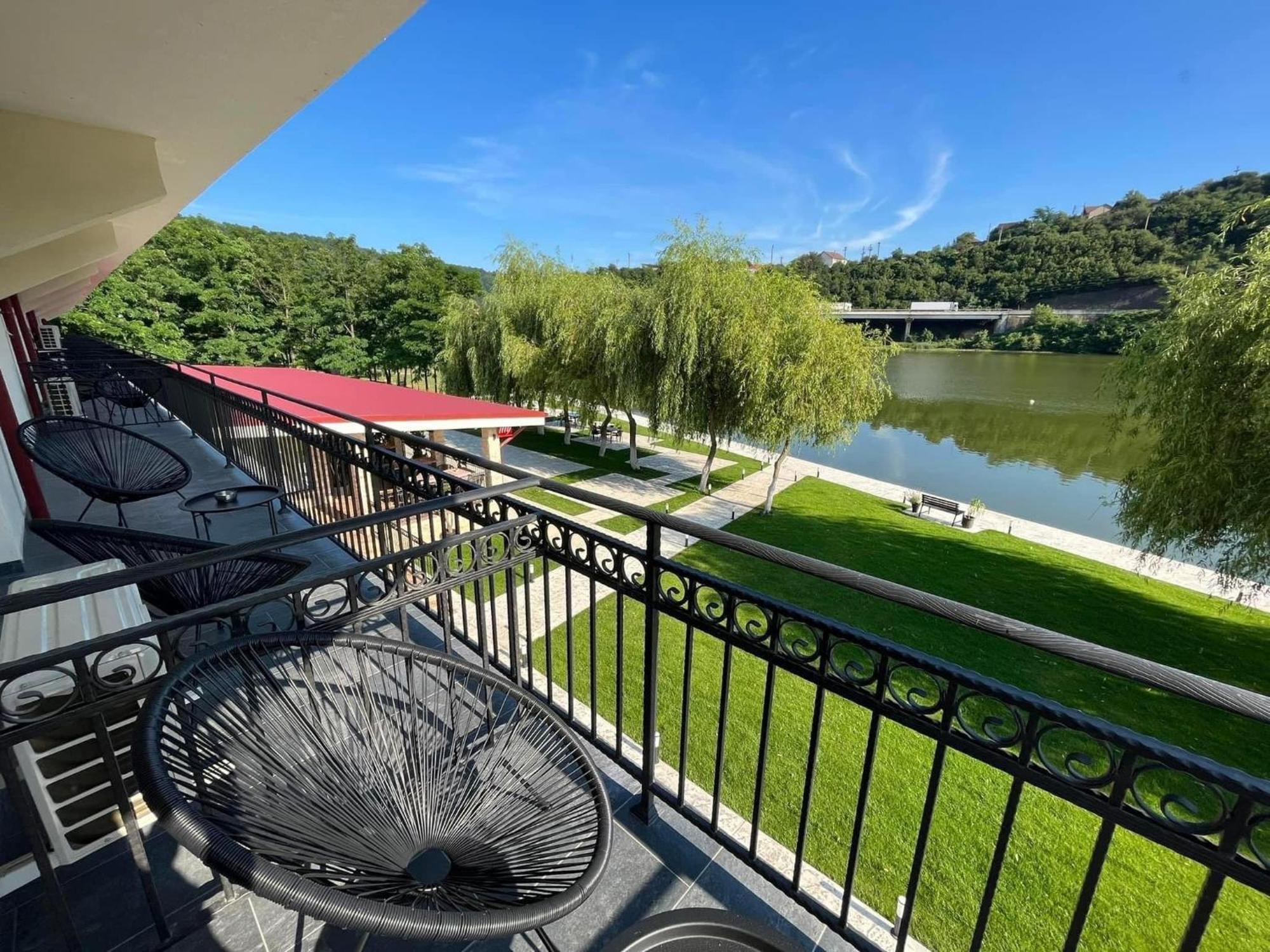 Vega Resort Restaurant & Lodge Orşova Екстериор снимка
