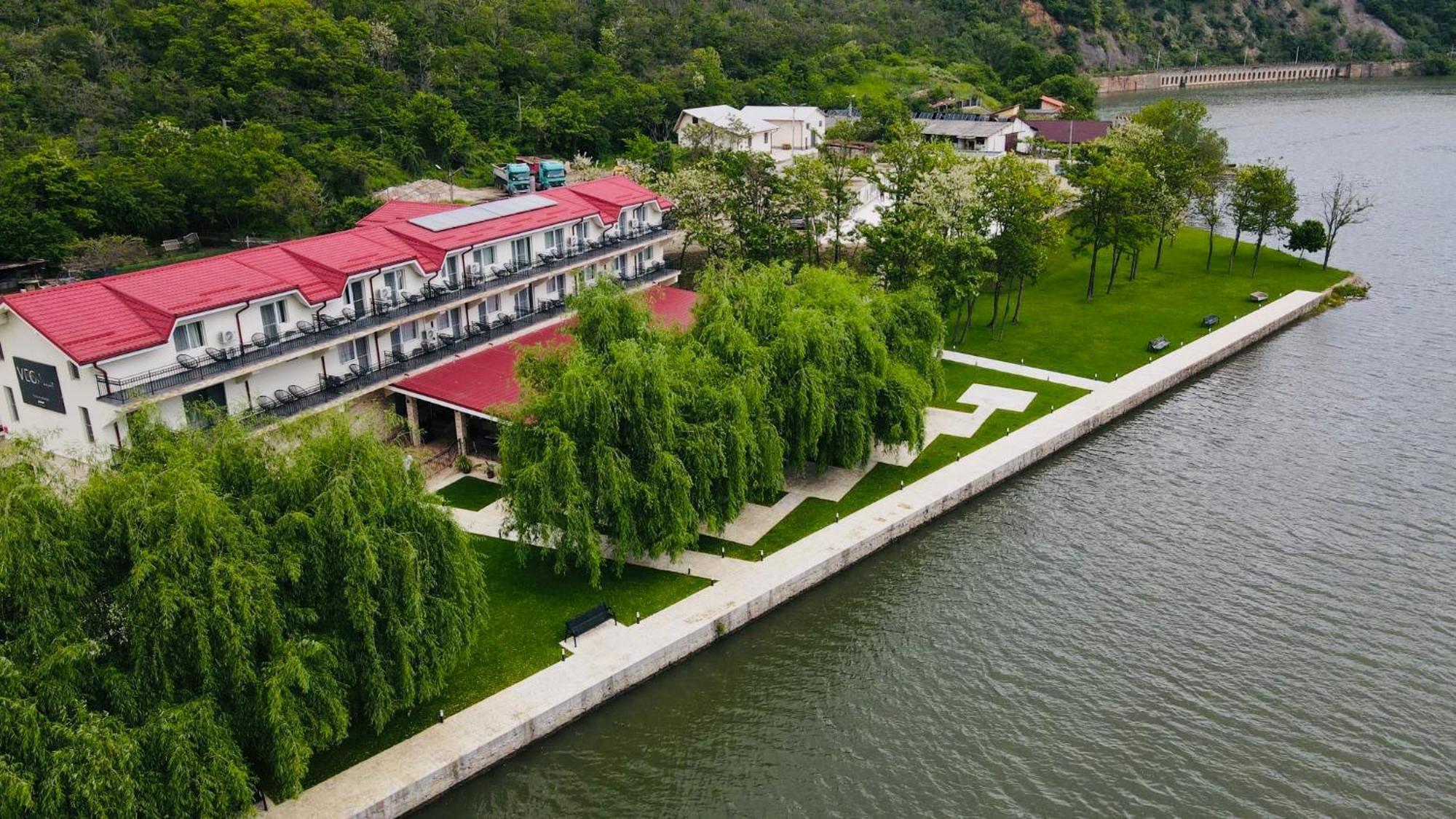 Vega Resort Restaurant & Lodge Orşova Екстериор снимка